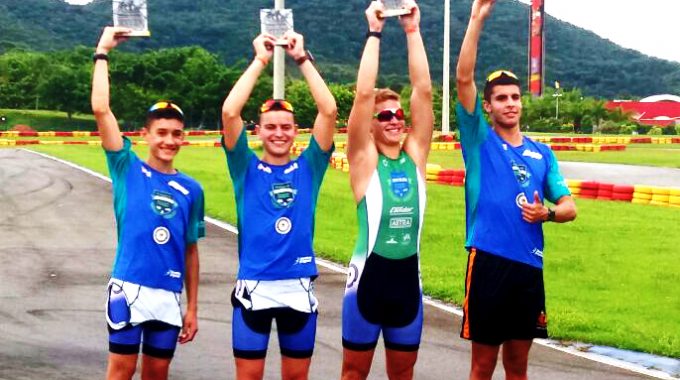 Triathlon: Jovens Paranaenses Ganham Experiência Com Os Profissionais