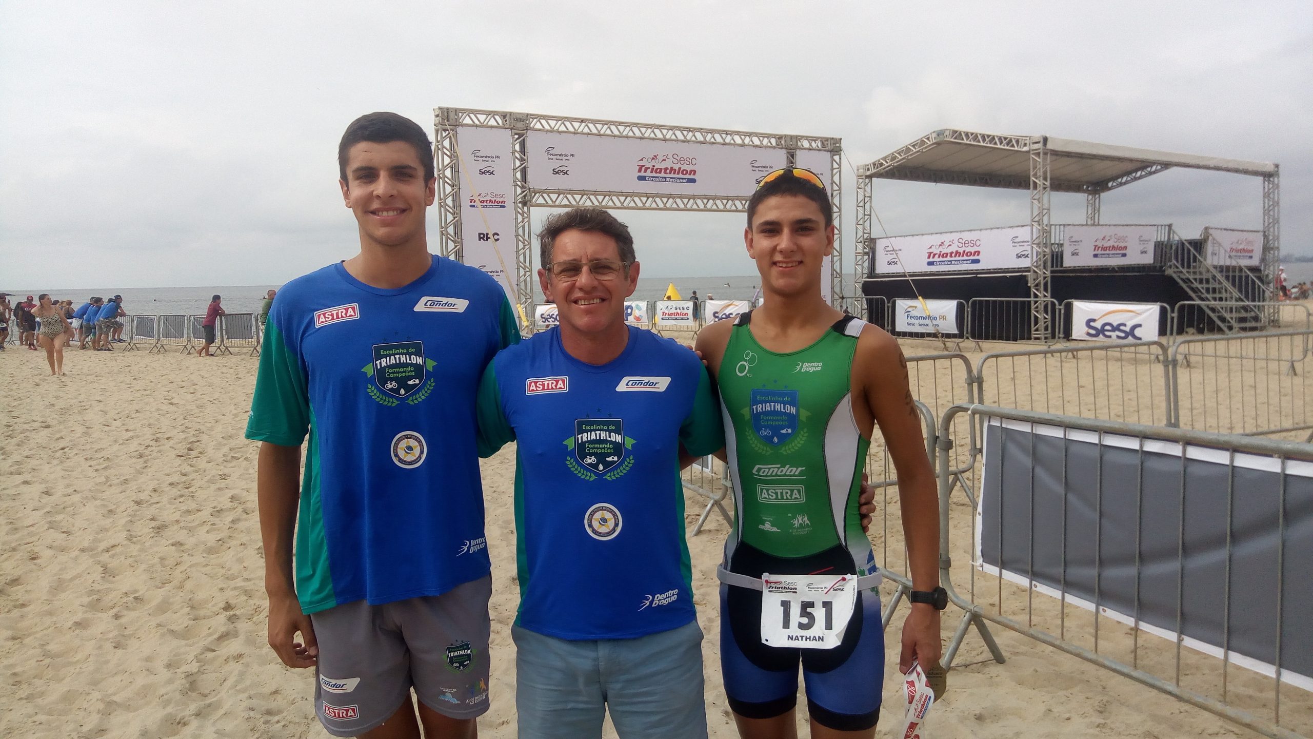 Atletas da Escolinha de Triathlon Formando campeões participam da edição de 30 anos do SESC Caiobá