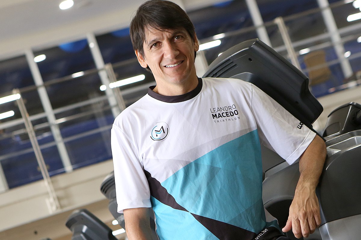 Triatletas Leandro Macedo e Juraci Moreira ajudam a formar novos campeões da modalidade
