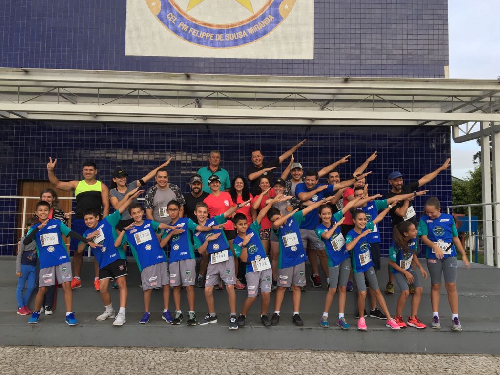 Apoio familiar impulsiona sucesso da Escolinha de Triathlon no esporte e na escola em 2018