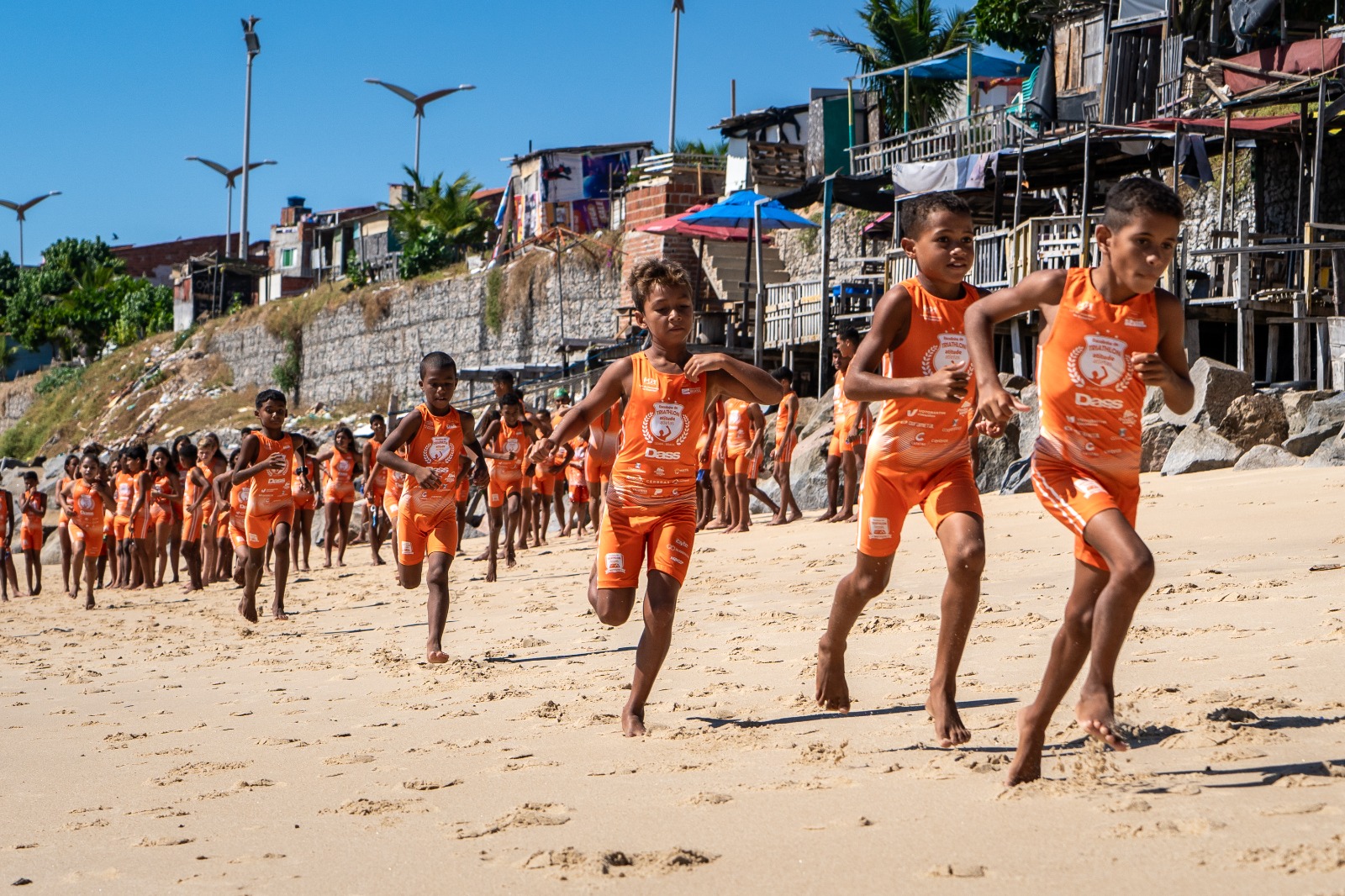 Escolinha de Triathlon Atitude Atletas promove curso de alfabetização para jovens e adultos