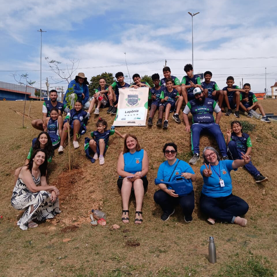 Escolinha de Triathlon Formando Campeões de Itu (SP) realiza plantio de mudas em ação pelo meio ambiente em parceira com a Prefeitura