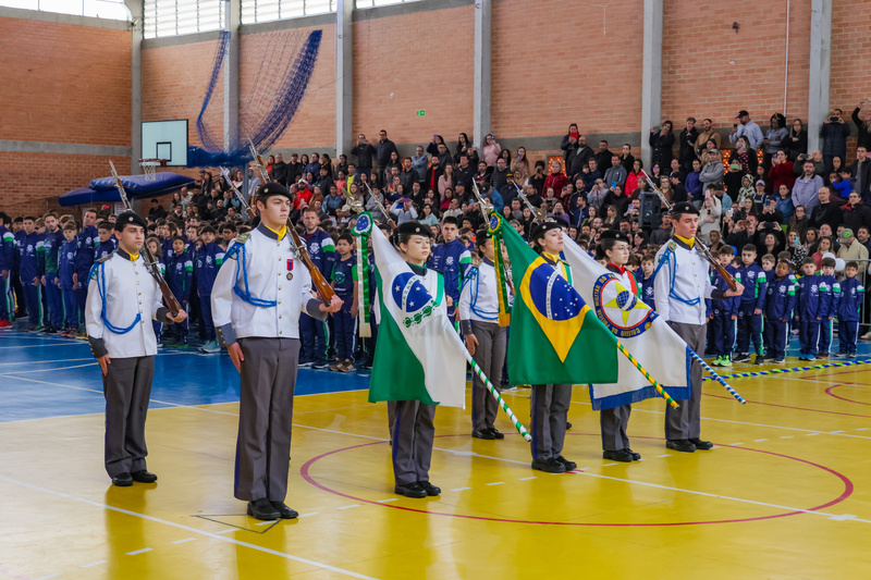 Escolinha de Triathlon reúne 3 mil pessoas em festa de 10 anos no Colégio da Polícia Militar de Curitiba (PR)